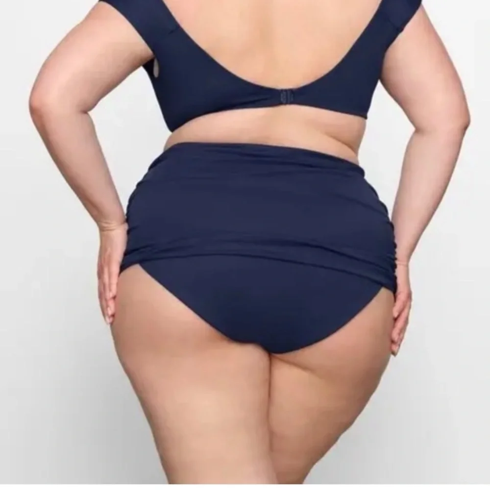 NWT SKIMS Sculpting Swim Ruched High Waist Bottom in midnight Size XXS